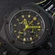 HUBLOT キングパワー クォーツ搭載 カレンダー クロノグラフ 多機能