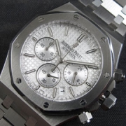 AUDEMARS PIGUET ロイヤルオーク 42mm シルバーダイヤル クォーツ式 新品仕上げ済