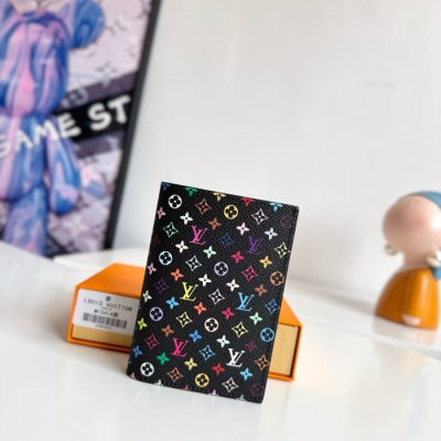 LOUIS VUITTON パスポートケース モノグラム マルチカラー レディース 14×10×2.5cm