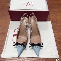 【VALENTINO】新作パンプスレディース