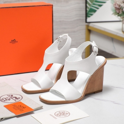【HERMES】2026春夏新作ウェッジソールサンダルレディース