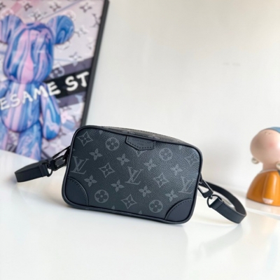 LOUIS VUITTON トロカデロ ミニ モノグラムエクリプス ショルダーバッグ メンズ 20×13×6.5cm