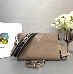 PRADA ショルダーバッグ ディアスキンレザー デュアルストラップ メンズ 30×19.5×6cm