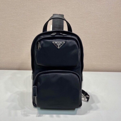 PRADA ウエストバッグ リサイクルナイロン サフィアーノ メンズ 20×31×5cm