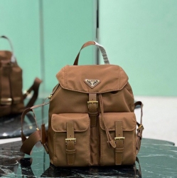プラダ スタイル リュック 1BZ677 サイズ：28×23.5×12cm