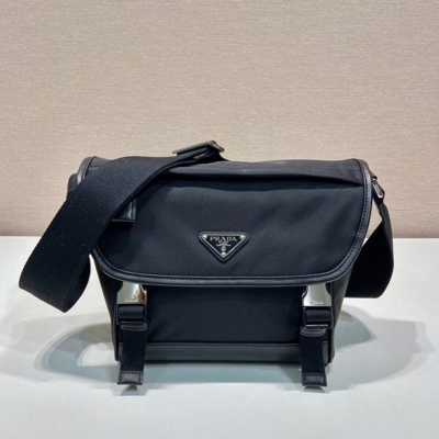PRADA メッセンジャーバッグ リサイクルナイロン メンズ 20×19×10cm