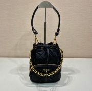 プラダ ショルダーバッグ 22.5×17.5×12cm