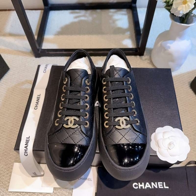 【CHANEL】25スニーカーレディース
