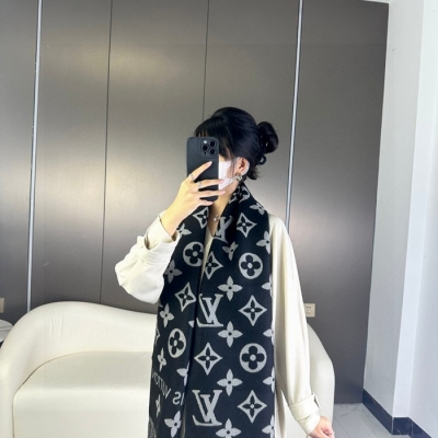 ルイ ヴィトン 新作 Simply LV スカーフ 34x180cm