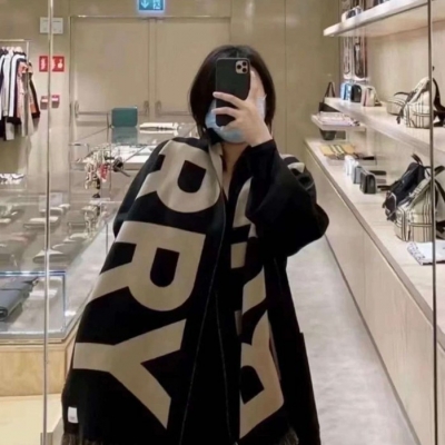 バーバリー 両面大文字スカーフ 188x33cm