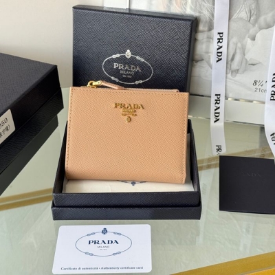 PRADA 二つ折り財布 サフィアーノレザー メンズ 10×9×2cm