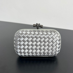 BOTTEGA VENETA ノット シルク編み スネークスキン クラッチ レディース 16×10×5cm