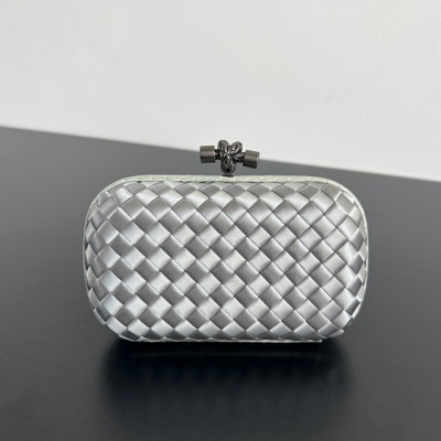BOTTEGA VENETA ノット シルク編み スネークスキン クラッチ レディース 16×10×5cm