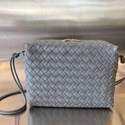 BV ショルダーバッグ レザー ハンドバッグ 25×18×11cm