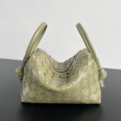 BV ショルダーバッグ レザー ハンドバッグ ループ 19×12×9cm