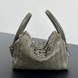 BV ショルダーバッグ レザー ハンドバッグ ループ 19×12×9cm