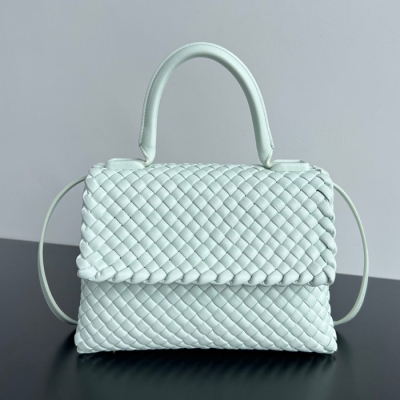 BV ショルダーバッグ レザー ハンドバッグ パッティ 19×26×11cm