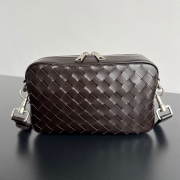 BOTTEGA VENETA カメラバッグ メンズ 24.5×15×6cm