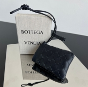 BOTTEGA VENETA イントレチャート カードホルダー チャーム レディース 11×8.5cm