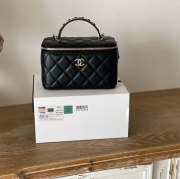 シャネル ポーチ 9.5×17×7.8cm