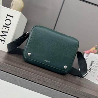 LOEWE ペブル メッセンジャーバッグ スモール メンズ 23.5×16×8cm