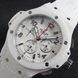 HUBLOT ビッグバン ホワイトセラミック 完売前に入手