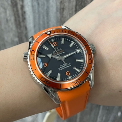 OMEGA 232.32.42.21.01.001 シーマスター プラネットオーシャン