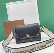 BURBERRY ショルダーバッグ レザー メンズ 25×18×8.5cm