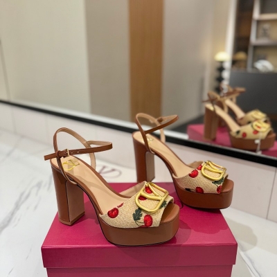 【VALENTINO】2026サンダルレディース