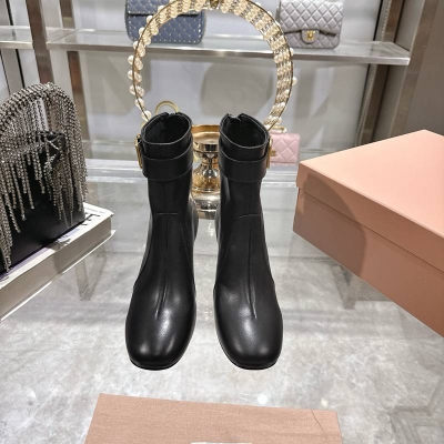 【MIUMIU】ショートブーツレザーブーツヒールブーツレディース