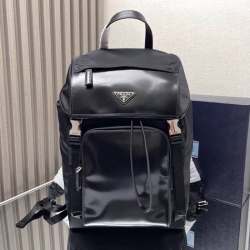 プラダ スタイル リュック 2VZ135 光沢ナイロン サイズ：27×45×7cm