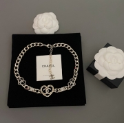 ネックレス C ハートチョーカー（3ハート）— 透かしハート×滿鑽ダブルC、上品でモダン、全シリーズ展開