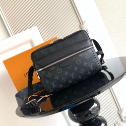LOUIS VUITTON ミニソフトトランク モノグラムエクリプス ショルダーバッグ メンズ 29.5×20×10.5cm