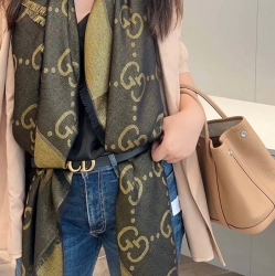 グッチ GG金糸提花ストール140。100％シルクベロア、金糸 140x140cm