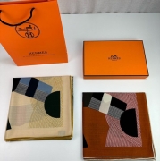 エルメス 25年春夏135cmシルクベロアスカーフ 135 x 135cm