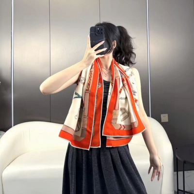 エルメス 2025年新作 両面同色 跳ねる馬 135cmx135cm