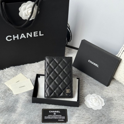 CHANEL パスポートケース カーフレザー ユニセックス 14.5×10.5×2cm
