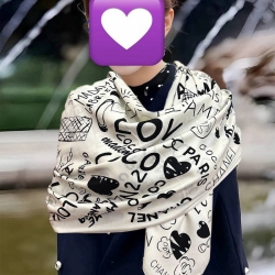 シャネル 新作2025 ラクガキプリント 140x140