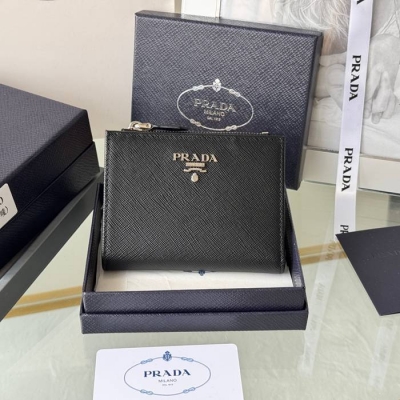 PRADA 二つ折り財布 サフィアーノレザー メンズ 10×9×2cm