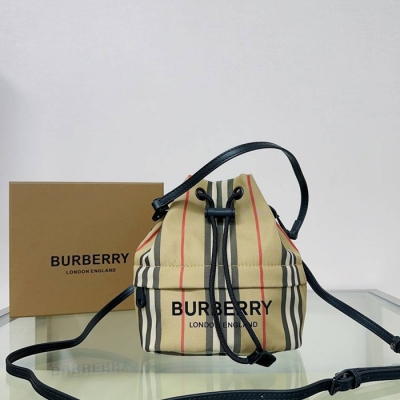 バーバリー バケツバッグ 18×19.5×cm