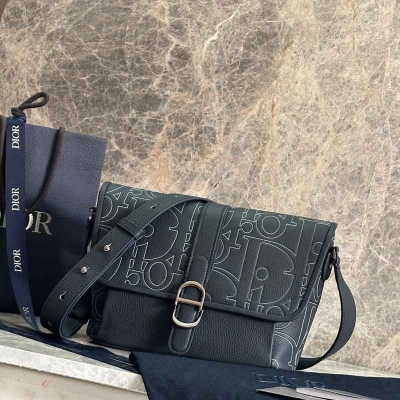 DIOR デイリー メッセンジャーバッグ ディオールグラヴィティ レザー メンズ 28×18×9.5cm