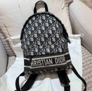 ディオール スタイル クラシック ミニ リュック サイズ：21.5×31.5×13cm