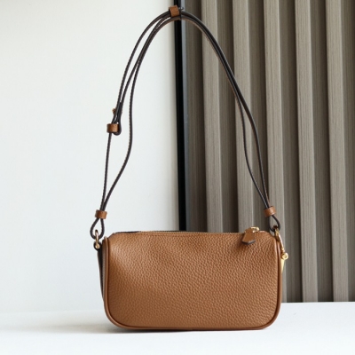 グッチ ショルダーバッグ ハーフホースビット 19×19.5×9cm