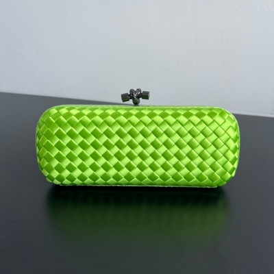 BOTTEGA VENETA ノット シルク編み クラッチバッグ レディース 25×10×5cm