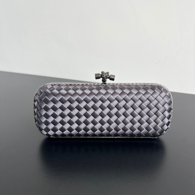 BOTTEGA VENETA ノット シルク編み クラッチバッグ レディース 25×10×5cm