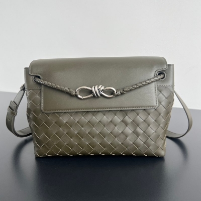 BOTTEGA VENETA アンディアモ スモール ショルダーバッグ メンズ 29×20×13cm