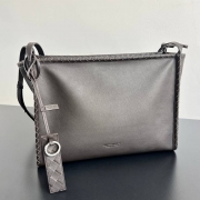 BOTTEGA VENETA コリエーレ ショルダーバッグ ユニセックス 39×29×14.5cm