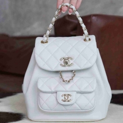 シャネル スタイル デュマ リュック ホワイト サイズ：18×18×11cm
