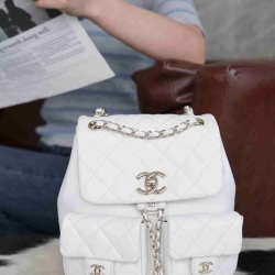 シャネル スタイル デュマ リュック ホワイト サイズ：20.5×20×11.5cm