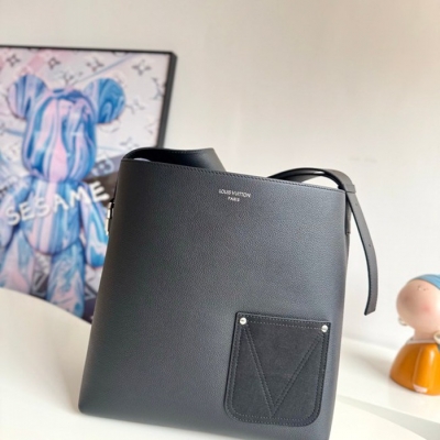 LOUIS VUITTON ヴェルソ ホーボー ショルダーバッグ メンズ 34.5×27×19.7cm